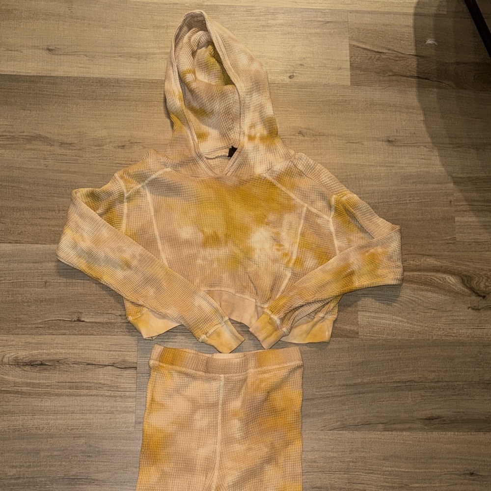 Wild Fable Tan and Yellow Tie-Dye Set